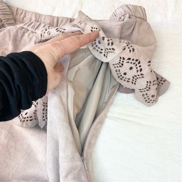 LaMarque Renuka Off-The-Shoulder Suede Top in Lilac - Picture 11 of 13